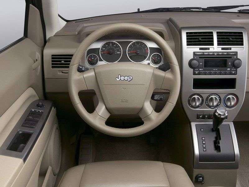 Jeep Compass 1st generation 2.4 MT crossover (2006–2010)