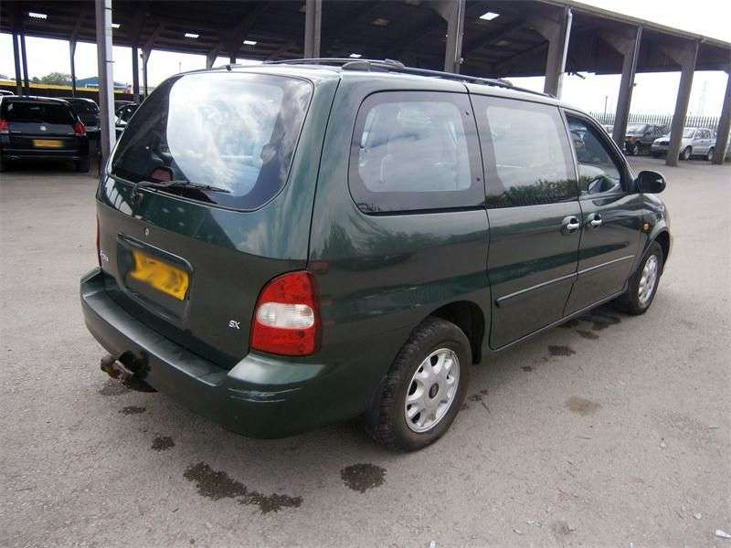 Kia Sedona minivan pierwszej generacji 2.5 MT (1999 2001)
