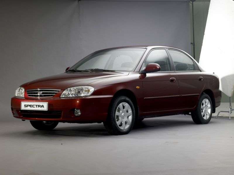 Kia Spectra 1 szej generacji [zmiana stylizacji] sedan 4 drzwiowy. 1.8 AT (2002 2004)