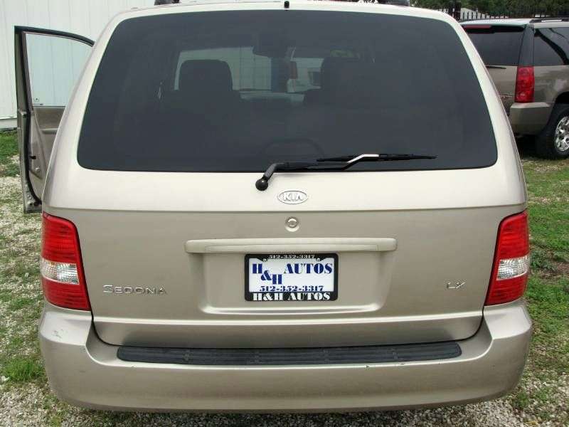 Kia Sedona 1st generation [restyled] minivan 2.5 MT (2001–2005)