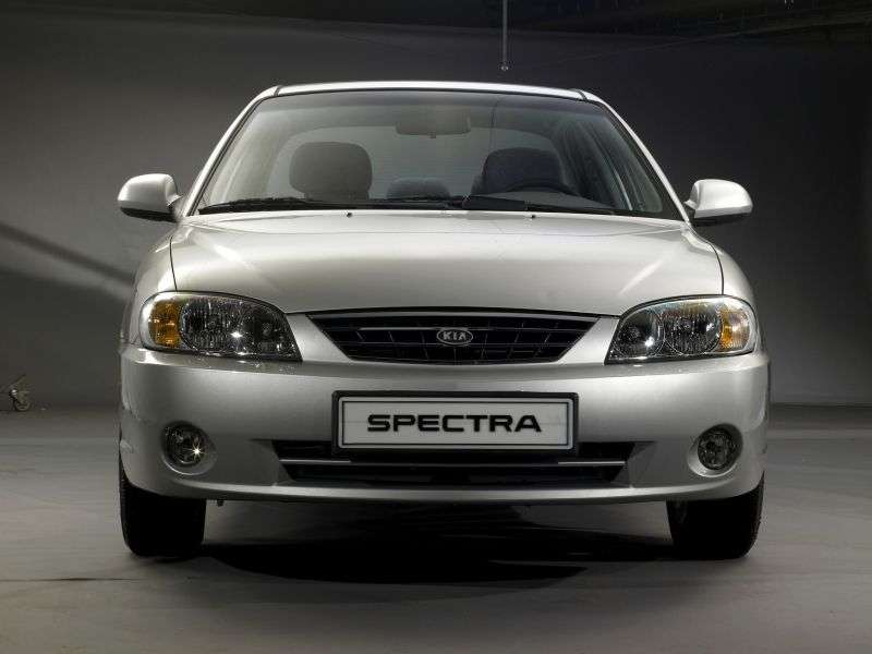 Kia Spectra 1 szej generacji [zmiana stylizacji] sedan 4 drzwiowy. 1,6 mln ton (2005 2011)