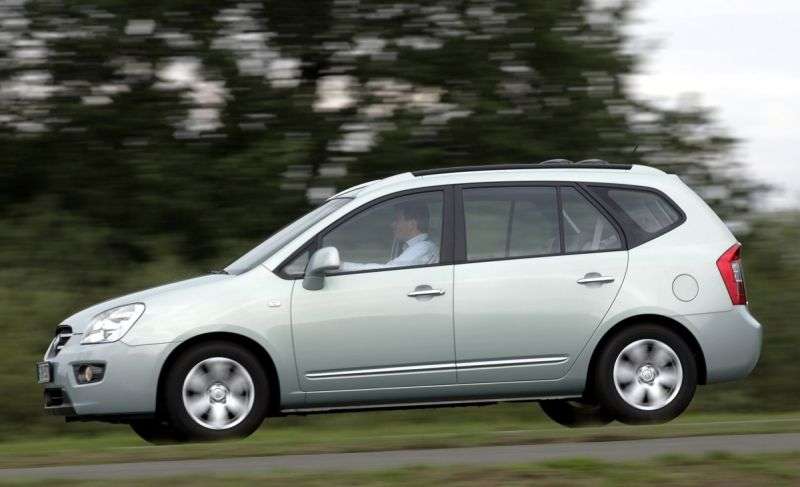 Kia Carens minivan trzeciej generacji 1.6 MT Classic (2006 2010)