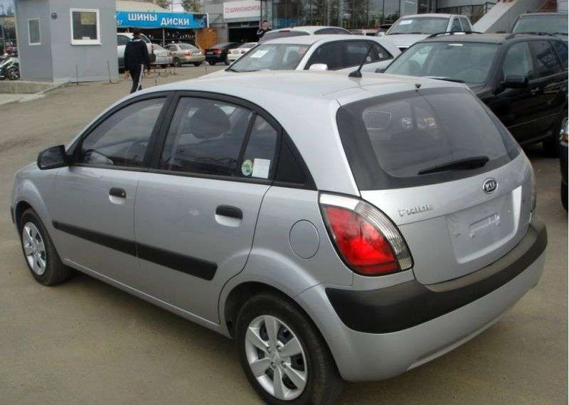 Kia Pride Nowy hatchback 1.6 AT (2005 2009)