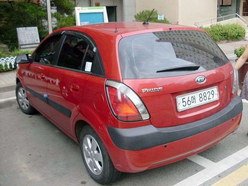 Kia Pride Nowy hatchback 1.4 AT (2005 2009)