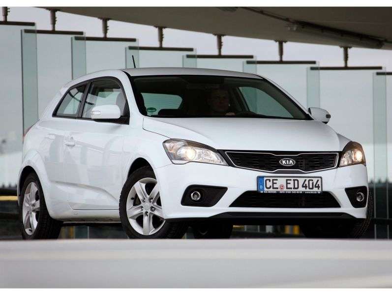 Kia Ceed 1 szej generacji [zmiana stylizacji] 3 drzwiowy hatchback Pro ceed. 1,6 mln ton (2011 2012)