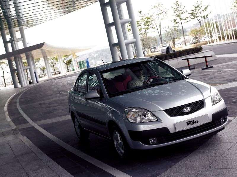 Kia Rio 2.generacji sedan 1.6 MT (2005 2009)