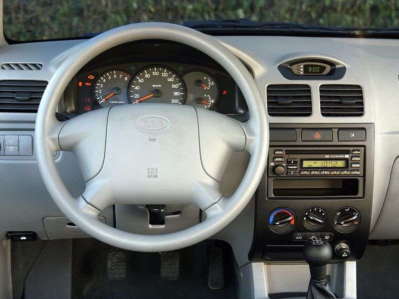 Kia Rio 1st generation [restyled] sedan 1.5 AT (2003–2005)