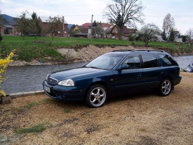 Kia Clarus 1st generation [restyled] wagon 1.8 AT (1998–2001)