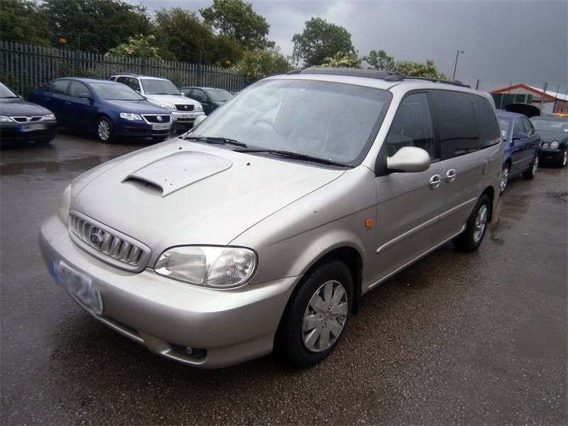 Kia Sedona 1st generation minivan 2.5 MT (1999–2001)
