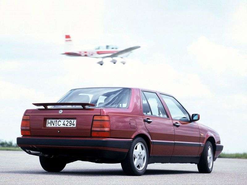 Lancia Thema 1.generacja sedan 2.0 MT Turbo (1988 1990)