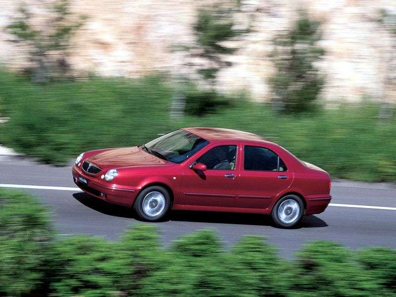 Lancia Lybra sedan 1.generacji 2.4 TD MT (1999 2000)