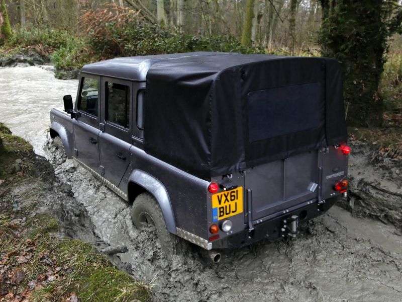 Land Rover Defender 1st generation [restyling] 110 pickup 2.2 TD MT SE (2012) (2011 – n.)