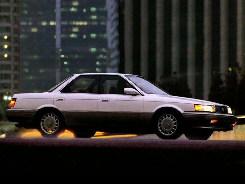 Lexus ES sedan pierwszej generacji 250 AT (1989 1991)
