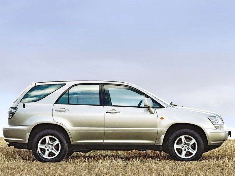 Lexus RX 1st generation 300 AT AWD crossover (1997–2003)