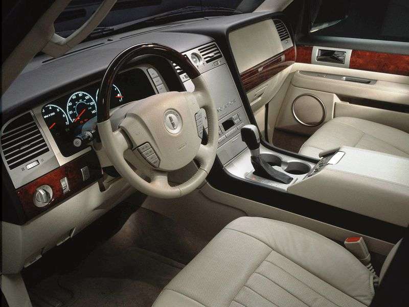 Lincoln Navigator SUV drugiej generacji 5.4 AT 4WD (2002 2006)