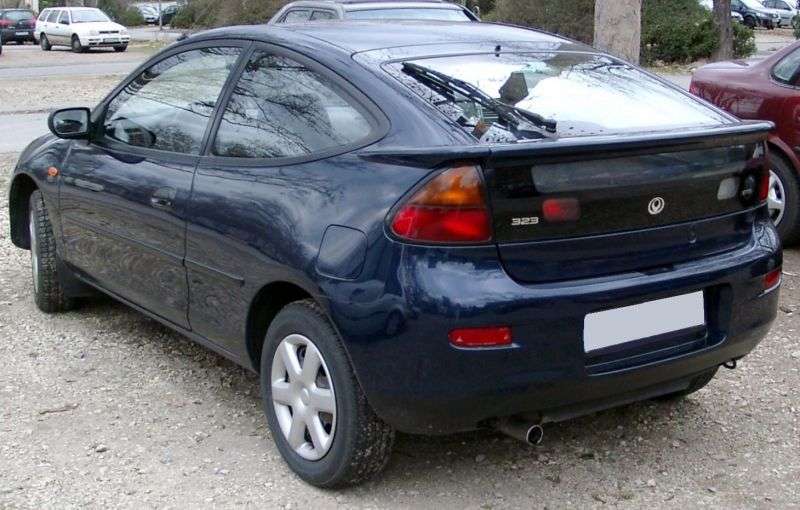 Mazda 323 BA hatchback 3 drzwiowy 1,3 MT (1994 1998)