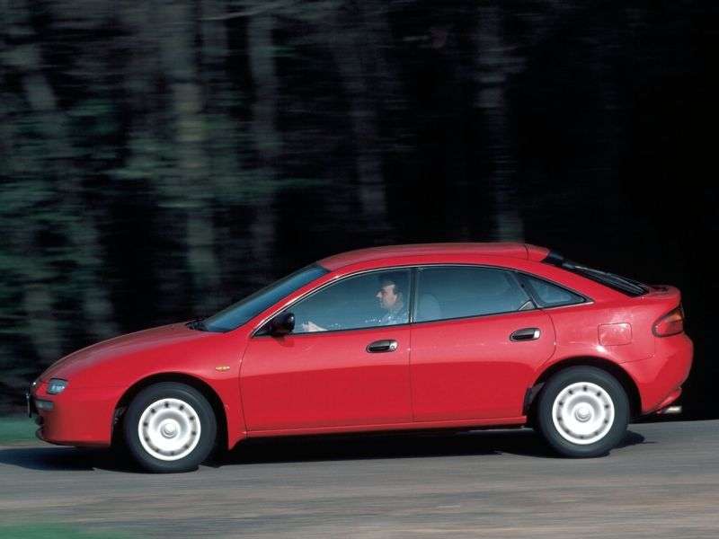 Mazda 323 BA hatchback 5 drzwi 2,0 MT (1994 1998)