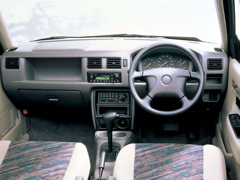 Mazda Demio 1.generacji hatchback 1.3 MT (1996 2002)