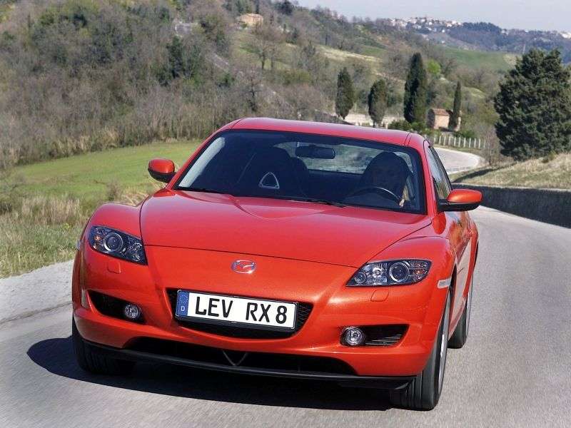 Mazda RX 8 pierwszej generacji coupe 4 drzwiowe 1,3 mln ton (2004 2008)