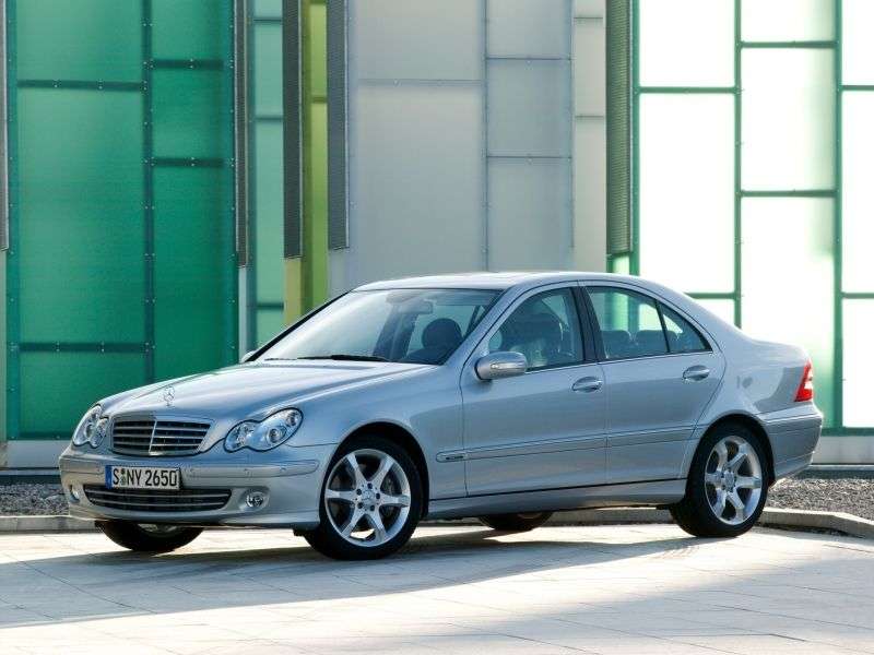 Mercedes Benz Klasa C W203 / S203 / CL203 [restyling] sedan 4 drzwiowy. C 270 CDI MT (2004 2004)
