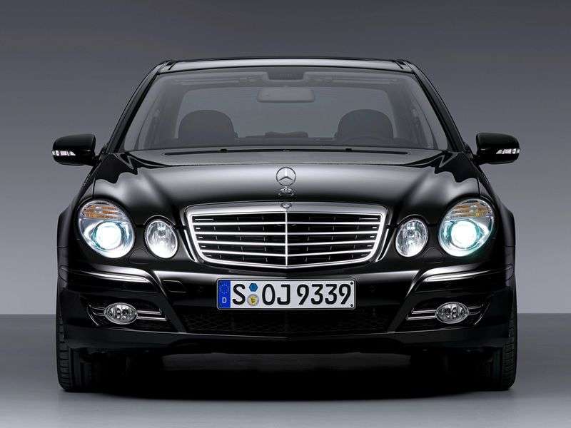 Mercedes Benz Klasa E W211 / S211 [zmiana stylizacji] sedan 4 drzwiowy. E 200 CDI MT (2006 2009)