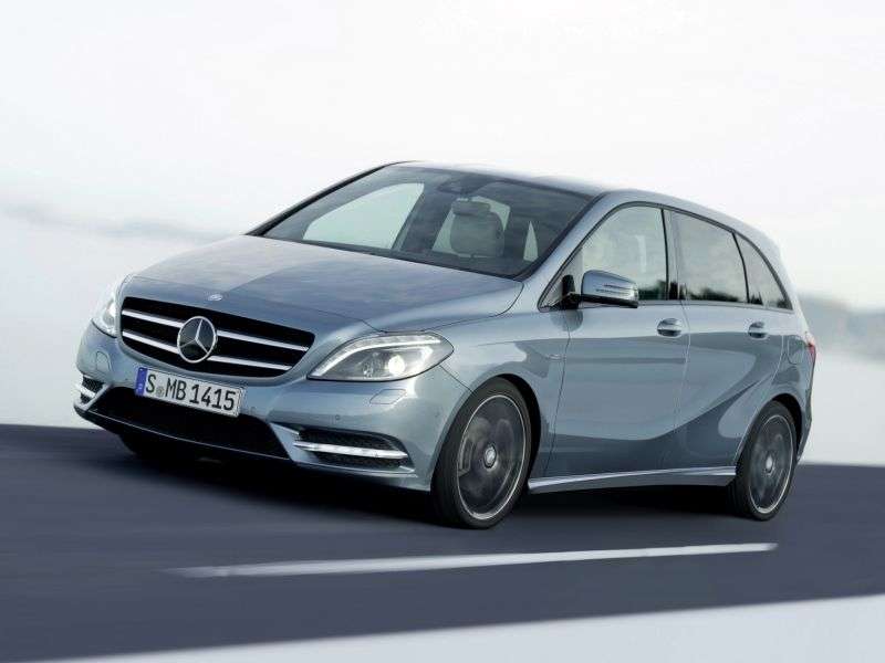 Mercedes Benz Klasa B W246Hatchback B 180 BlueEfficiency 7G DCT Special Edition (2012 obecnie)