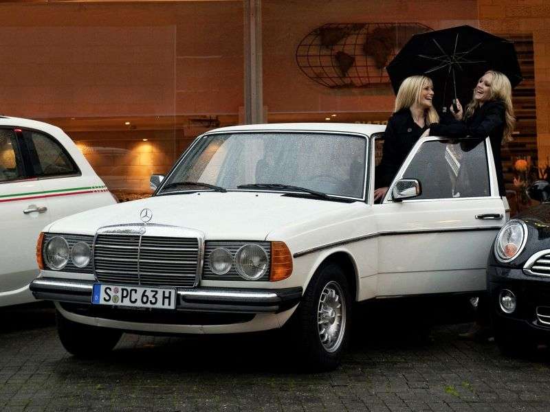 Mercedes Benz Klasa E w123 sedan 240 D 5MT (1982 1985)