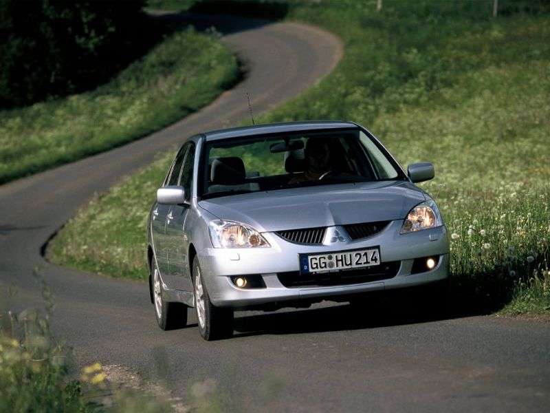 Mitsubishi Lancer 6 tej generacji [zmiana stylizacji] sedan 4 drzwiowy. 1.5 CVT 4WD (2003 2005)