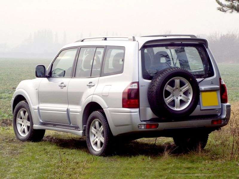 5 drzwiowy SUV Mitsubishi Montero trzeciej generacji [zmiana stylizacji]. 3.2 DI D MT (2003 2006)
