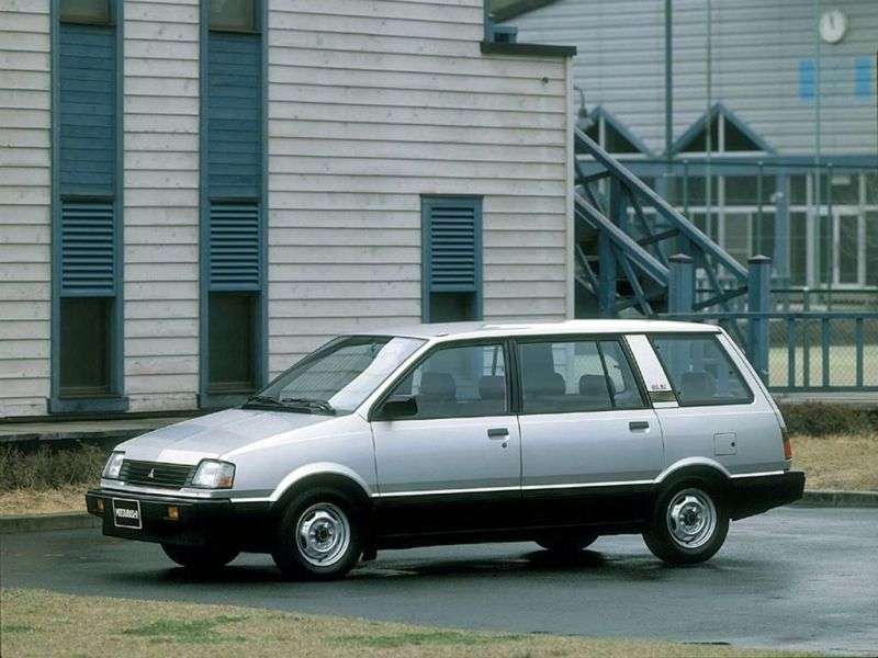 Mitsubishi Space Wagon Typ D00 minivan 1.8 AT (1983 1991)