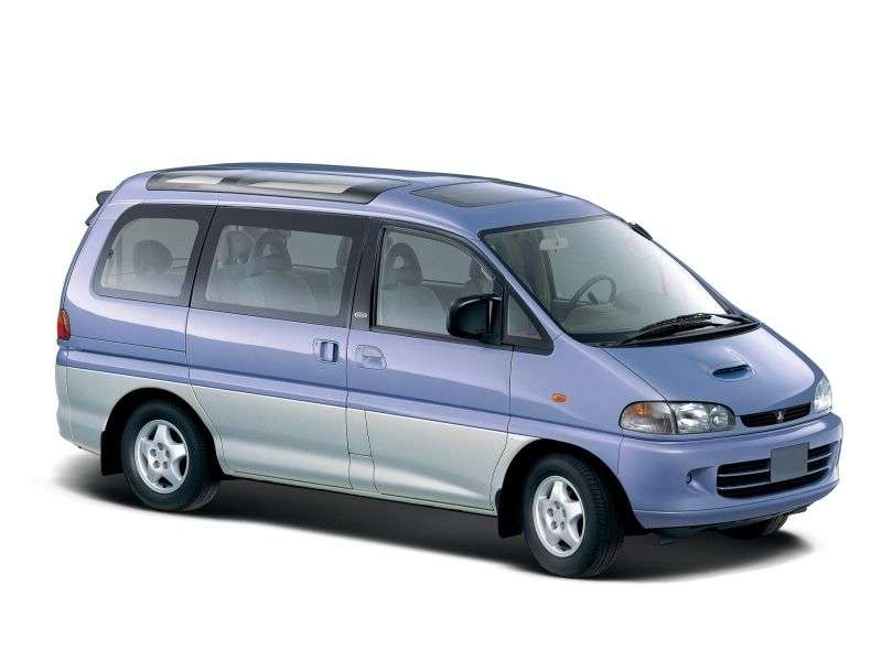 Mitsubishi Space Gear minivan pierwszej generacji 2.5 TD MT 4WD (1994 1997)