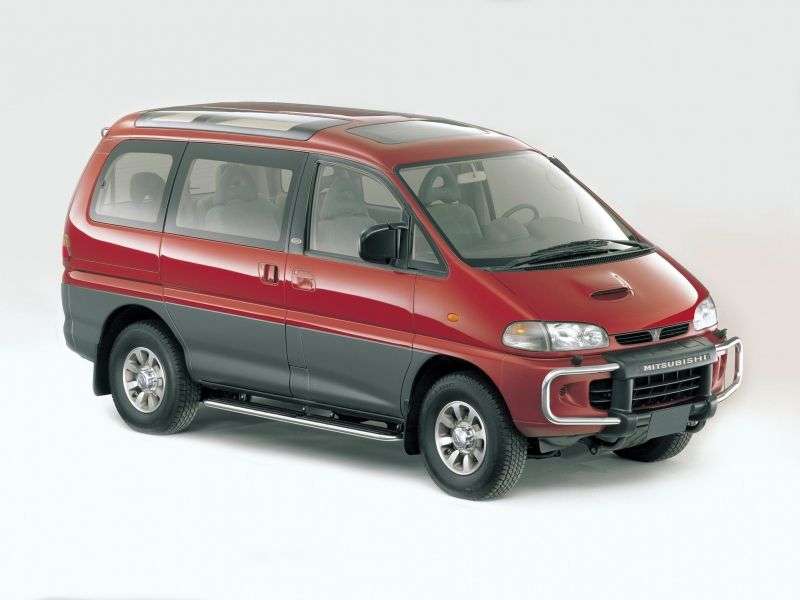 Mitsubishi Space Gear minivan pierwszej generacji 2.5 TD MT 4WD (1994 1997)