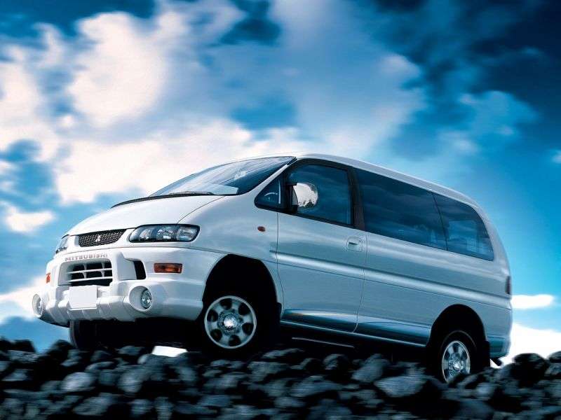 Mitsubishi Space Gear 1.generacji [zmiana stylizacji] minivan 3.0 AT 4WD (1997 2000)