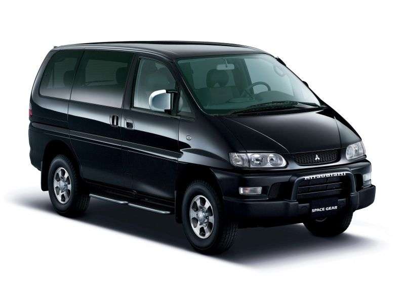 Mitsubishi Space Gear 1st generation [restyling] 2.4 MT 4WD minivan (1997–2007)