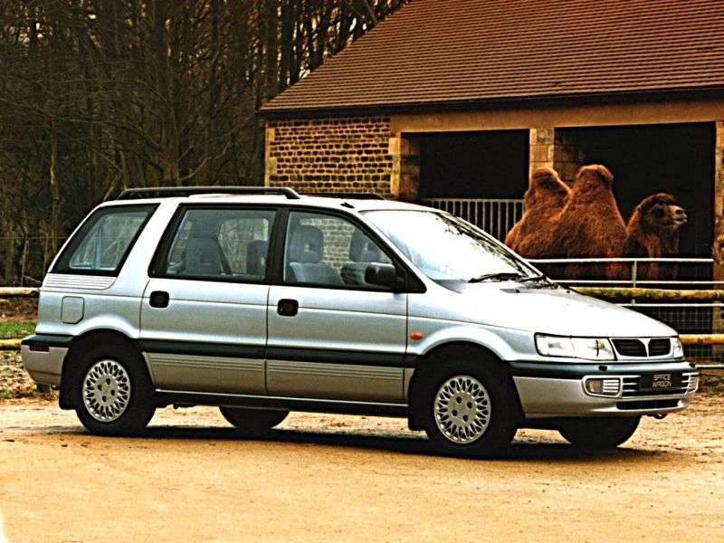 Mitsubishi Space Wagon Typ N30 / N40minivan 2.0 MT (1991 1998)