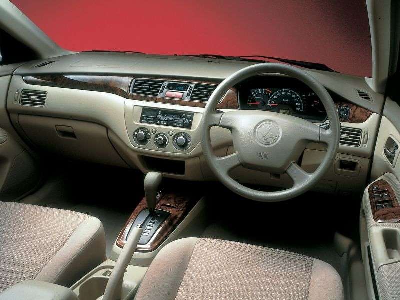 Mitsubishi Lancer 6 generacji Cedia sedan 1.5 CVT 4WD (2000 2003)