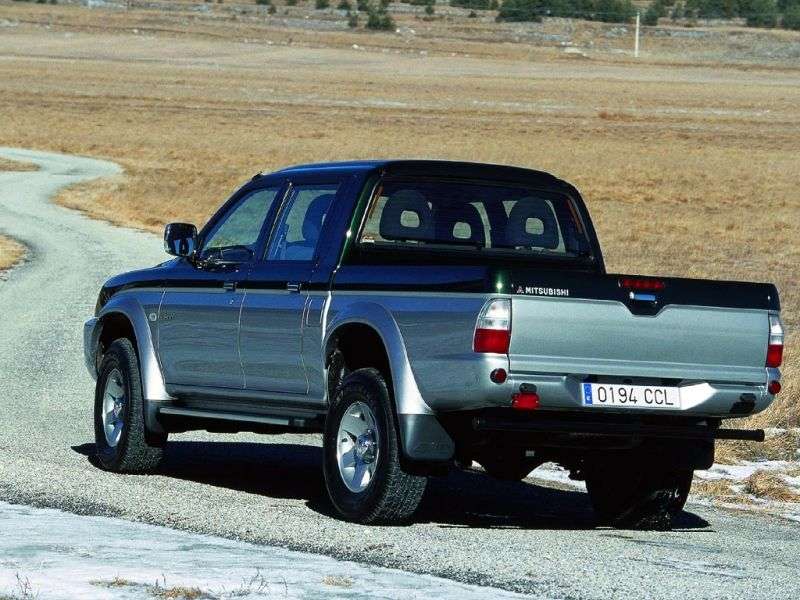 4 drzwiowy pickup Mitsubishi L200 trzeciej generacji 2.5 TD MT 4WD (2001 2005)