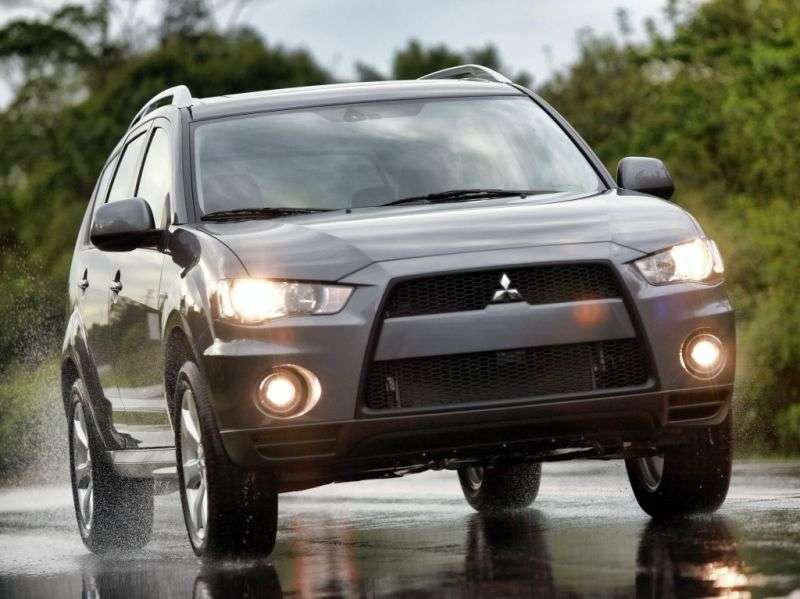 Mitsubishi Outlander XL [restyling] crossover 2.2 DI D DPF TC SST 4WD (2010–2012)