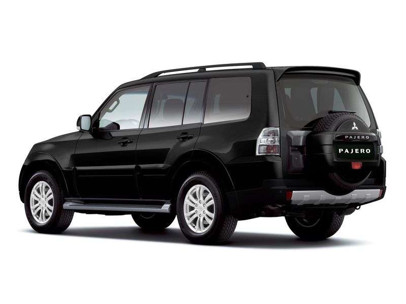 Mitsubishi Pajero 4th generation [restyling] SUV 5 dv. 3.0 AT AWD Ultimate S86 (2011) (2011 – n. In.)