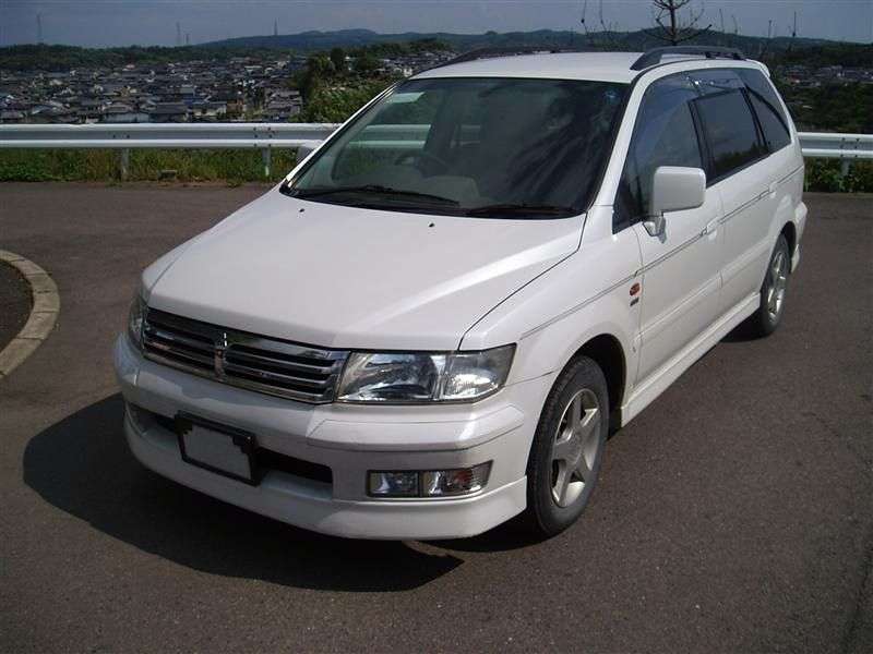Mitsubishi Chariot 3rd generation minivan 3.0 AT 4WD (2001–2003)