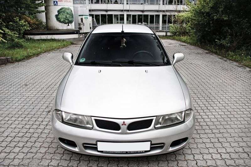 Mitsubishi Carisma hatchback 1.generacji 1.6 AT (1999 2000)