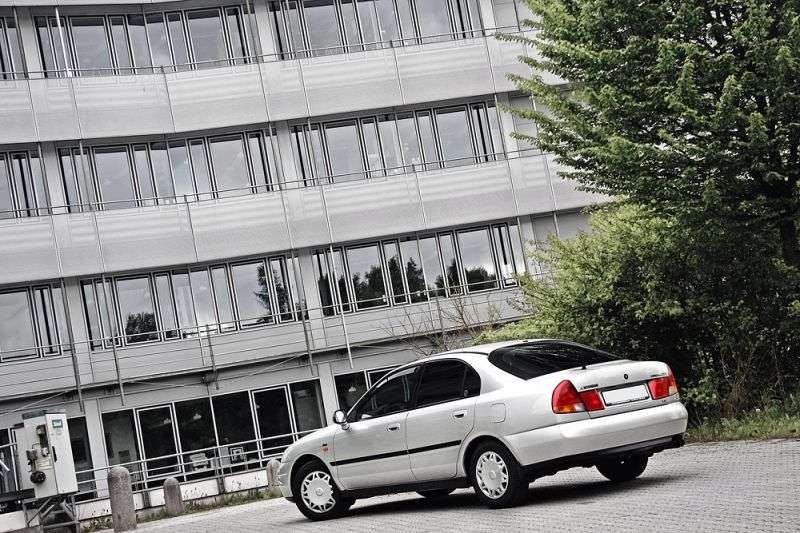 Mitsubishi Carisma hatchback 1.generacji 1.6 AT (1999 2000)