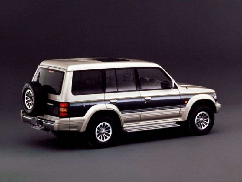 Mitsubishi Pajero 2nd generation Semi High Roof Wagon SUV 5 doors 2.5 TD MT (1991–1997)
