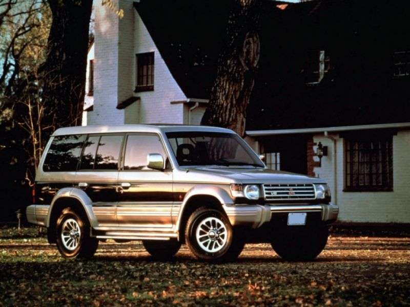 Mitsubishi Pajero, 5 drzwiowy SUV z pół wysokim dachem 2 giej generacji 3,0 AT (1991 1996)