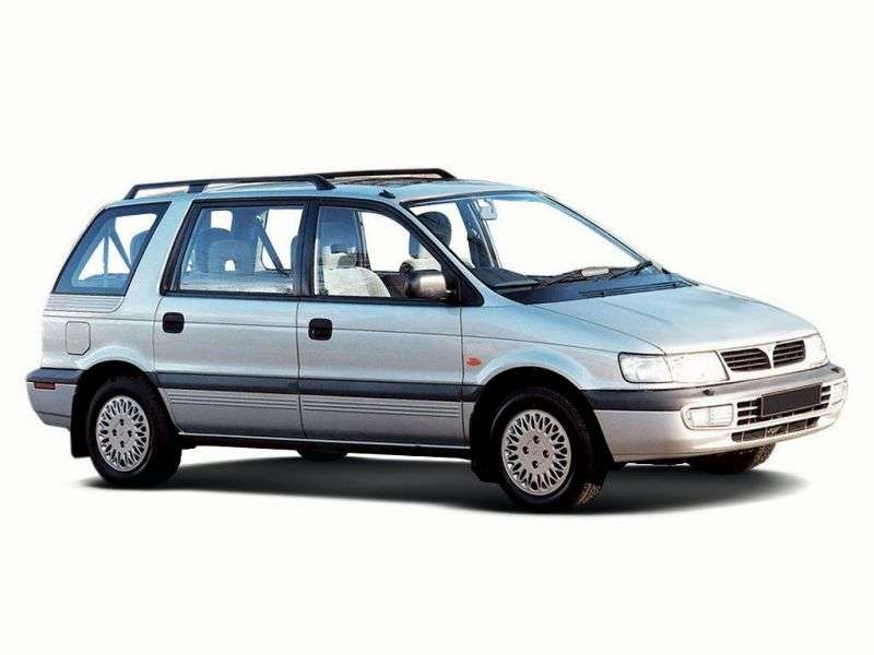 Mitsubishi Chariot minivan drugiej generacji 2.4 MT 4WD (1991 1997)