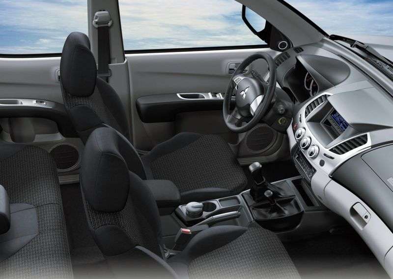 Mitsubishi L200 4th generation [restyling] pickup 2.5 DI D MT 4WD Invite + S99 (2012) (2011 – present)