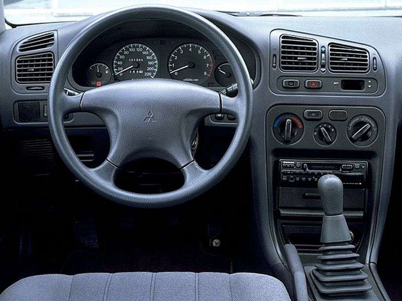 Mitsubishi Galant 7 generation sedan 1.8 MT (1993 1998)