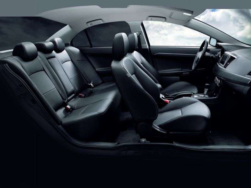 Mitsubishi Lancer 7th generation [restyling] 1.5 MT Invite sedan (2010–2012)