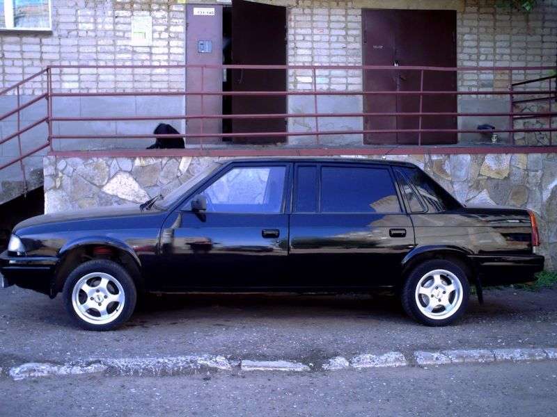 Moskvich Prince Vladimir 1st generation 2.0 MT AWD sedan (1997–2001)