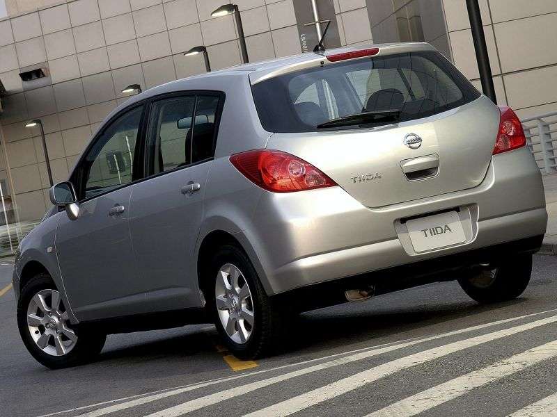 Nissan Tiida C11 hatchback 1.6 AT (2004 2010)